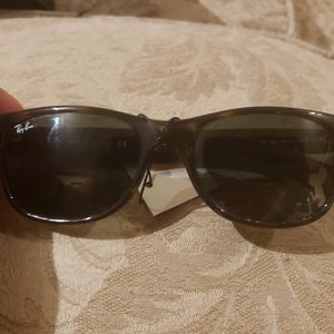 Ray Ban Wayfarer Sunglasses